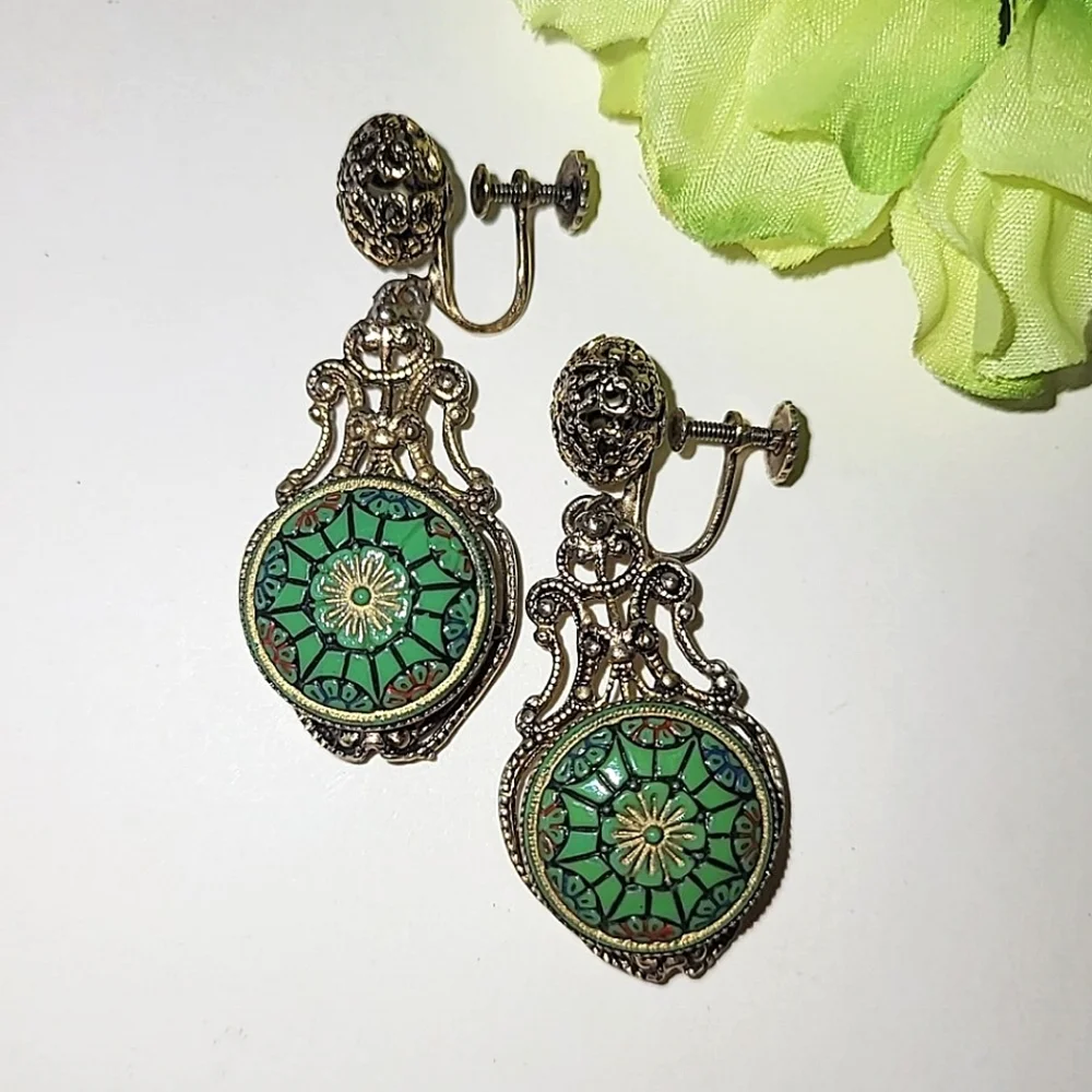 VINTAGE MOLDED GLASS FILIGREE SCREWBACK EARRINGS - CZECH OR GERMANY - Picture 1 of 7